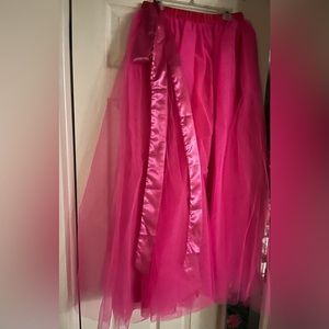 Tulle floor length skirt. XL, BNWT